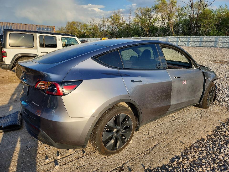 Photo 3 from auction – 2024 TESLA MODEL Y with VIN 7SAYGAEE8RF129047