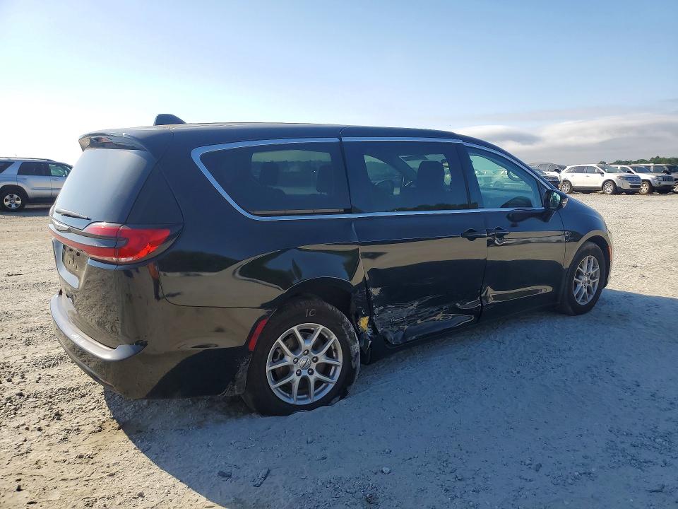 Photo 3 from auction – 2024 CHRYSLER PACIFICA with VIN 2C4RC1BG0RR135383