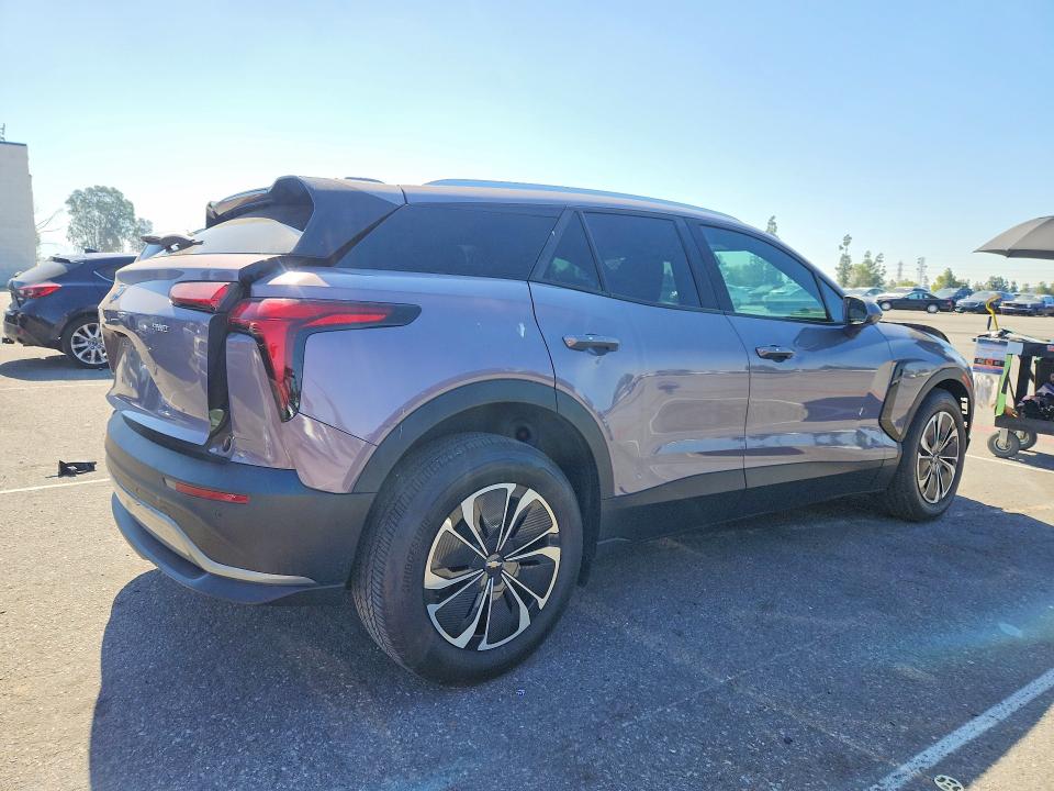 Photo 3 from auction – 2024 CHEVROLET BLAZER with VIN 3GNKDBRJ9RS221369