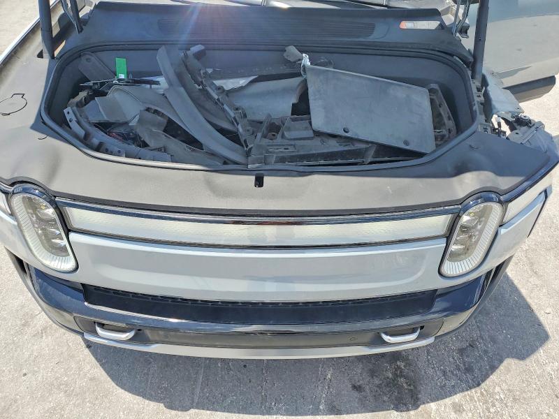Photo 11 from auction – 2022 RIVIAN R1T with VIN 7FCTGAAA4NN006751