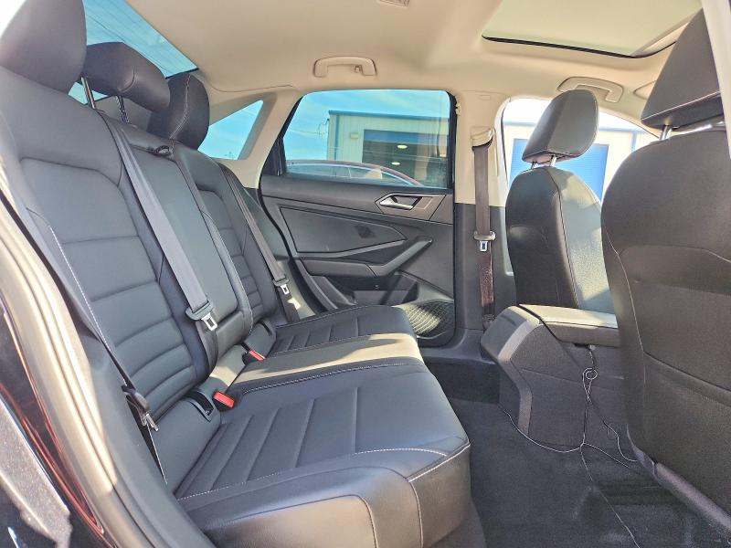 Photo 10 from auction – 2024 VOLKSWAGEN JETTA with VIN 3VW7M7BU0RM064493