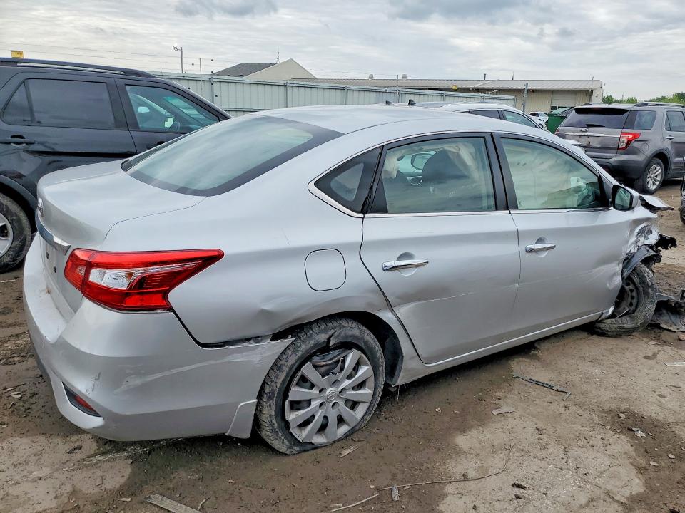 Photo 3 from auction – 2017 NISSAN SENTRA with VIN 3N1AB7AP1HY298954