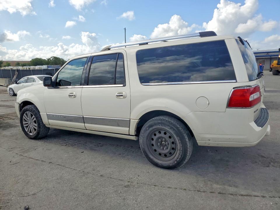 Photo 2 from auction – 2008 LINCOLN NAVIGATOR with VIN 5LMFL27508LJ10225