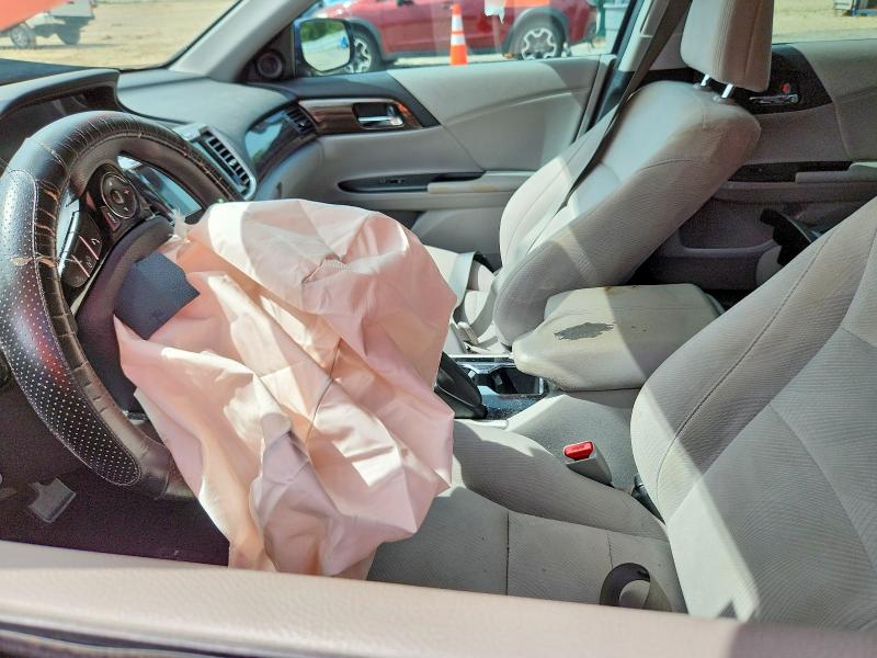 Photo 7 from auction – 2016 HONDA ACCORD with VIN 1HGCR2F71GA024784