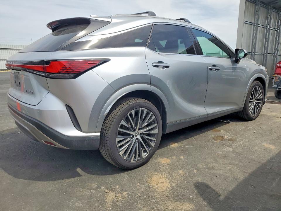 Photo 3 from auction – 2023 LEXUS RX 350 with VIN 2T2BAMBA0PC001048