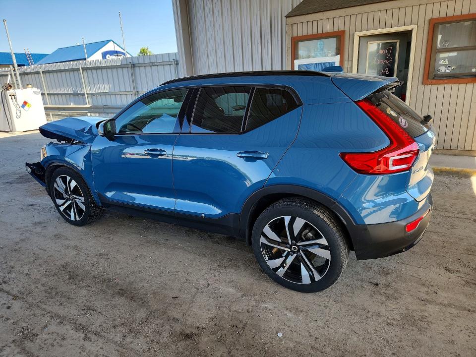 Photo 2 from auction – 2023 VOLVO XC40 with VIN YV4L12UW7P2007950