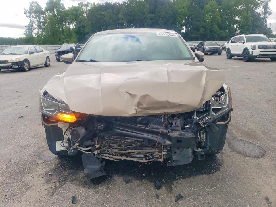 Photo 5 from auction – 2016 VOLKSWAGEN PASSAT with VIN 1VWAT7A38GC036196