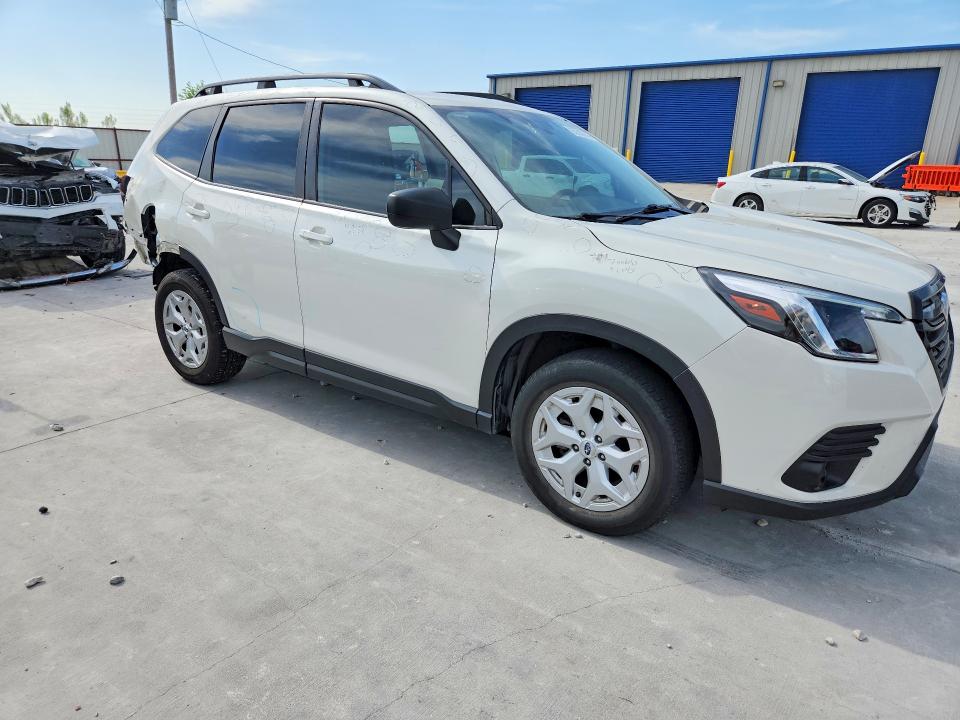 Photo 4 from auction – 2022 SUBARU FORESTER with VIN JF2SKACC8NH414670