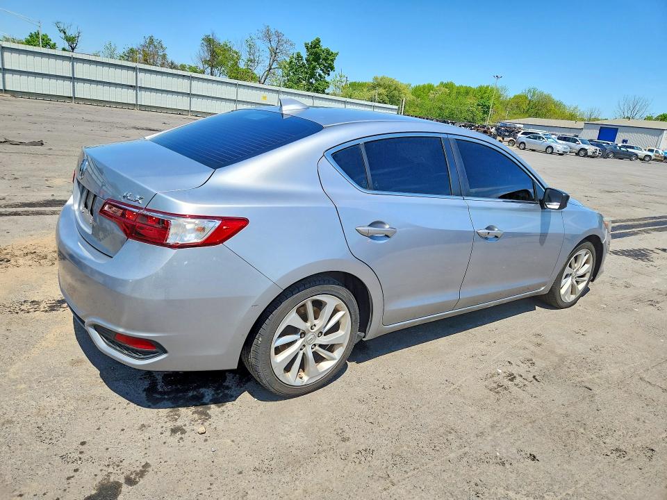 Photo 3 from auction – 2018 ACURA ILX with VIN 19UDE2F77JA008628
