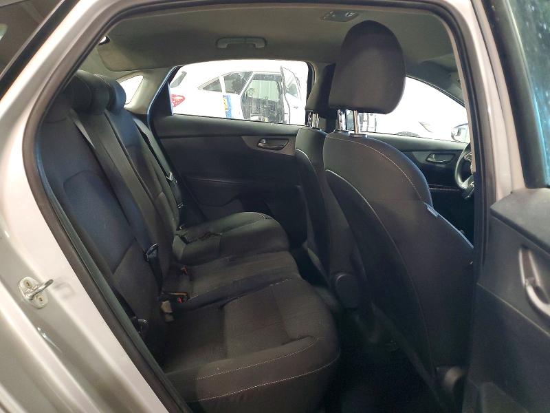 Photo 10 from auction – 2021 KIA FORTE with VIN 3KPF24AD2ME338400
