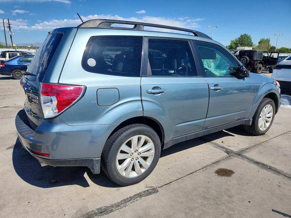 Photo 3 from auction – 2012 SUBARU FORESTER with VIN JF2SHADC5CH445840