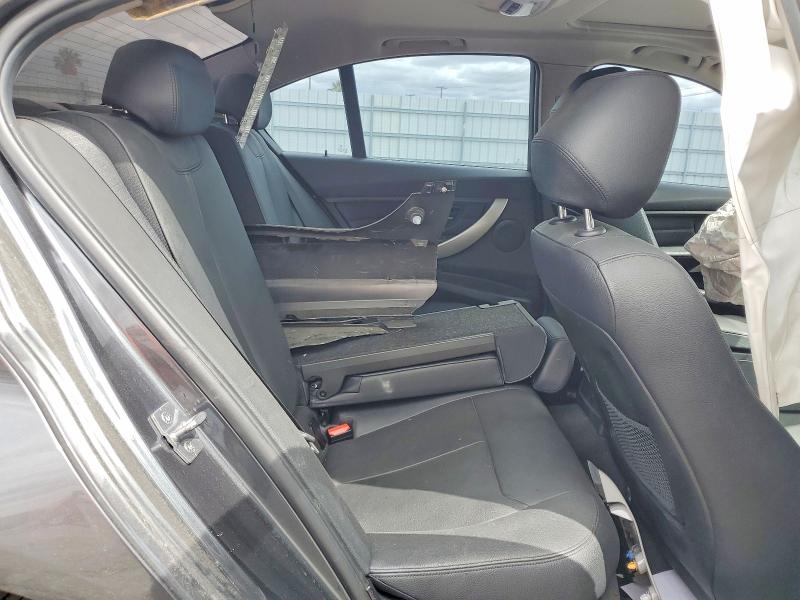 Photo 10 from auction – 2013 BMW 328 with VIN WBA3C1C58DF443935