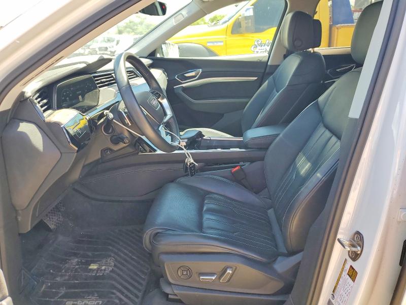 Photo 7 from auction – 2019 AUDI E-TRON with VIN WA1VAAGE2KB022741