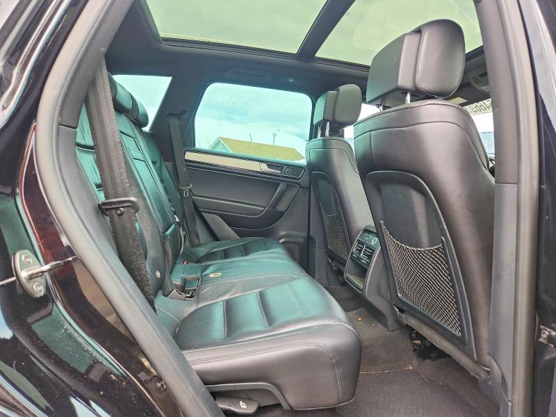 Photo 11 from auction – 2017 VOLKSWAGEN TOUAREG with VIN WVGRF7BP9HD000586