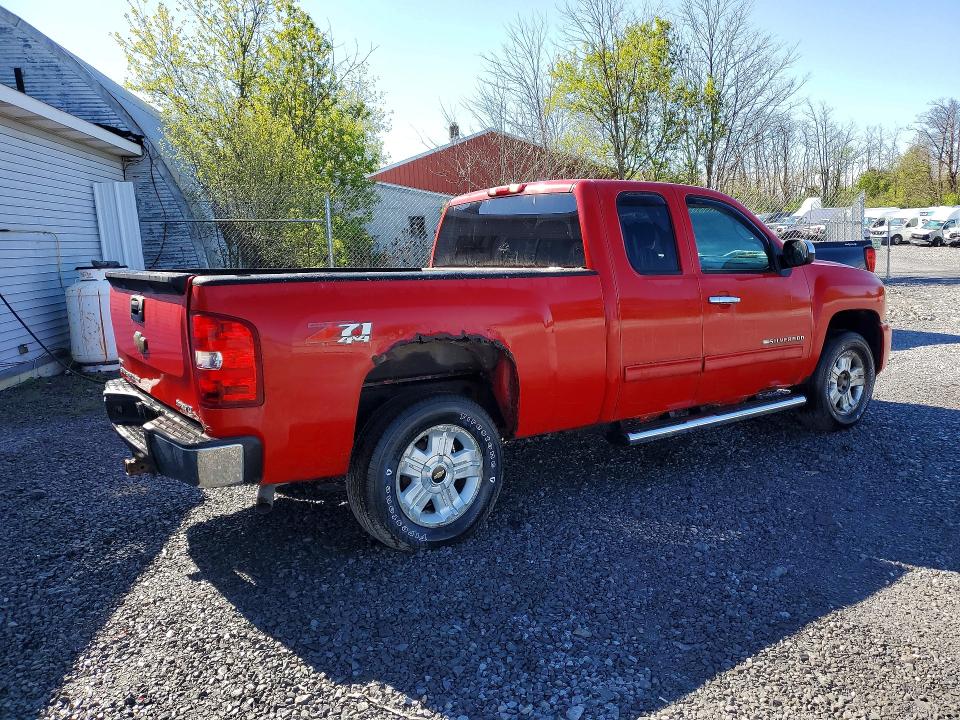 Photo 3 from auction – 2011 CHEVROLET SILVERADO with VIN 1GCRKSE38BZ202552