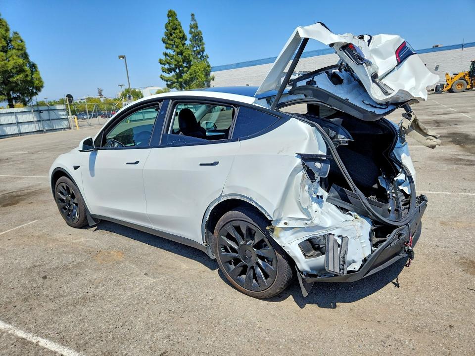 Photo 2 from auction – 2024 TESLA MODEL Y with VIN 7SAYGDED2RF190869