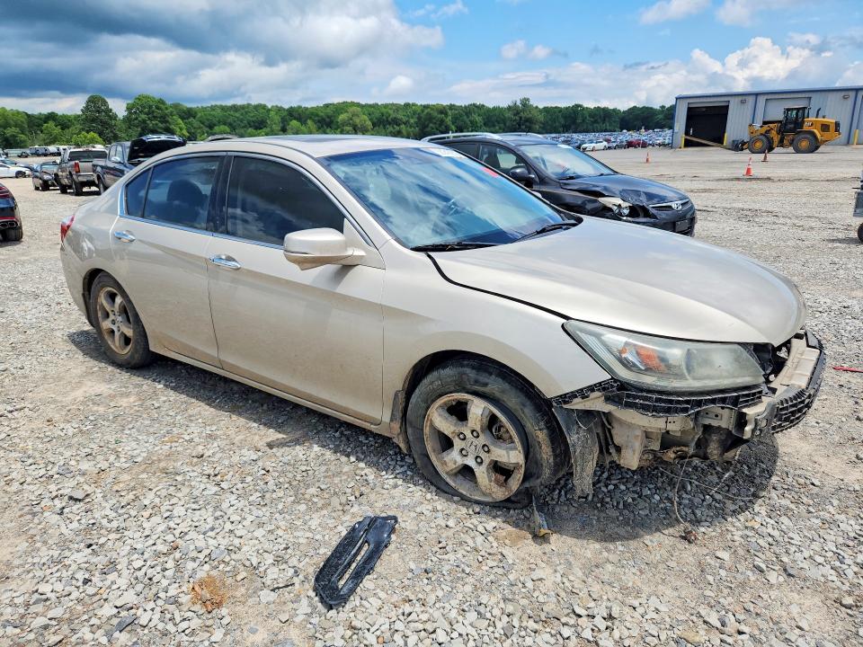 Photo 4 from auction – 2015 HONDA ACCORD with VIN 1HGCR3F81FA008050