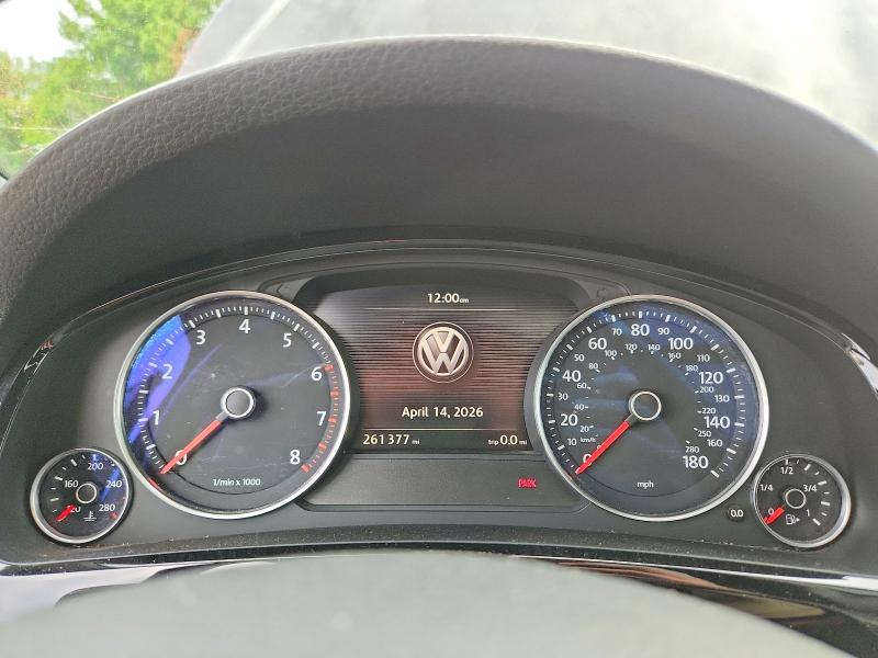 Photo 9 from auction – 2017 VOLKSWAGEN TOUAREG with VIN WVGRF7BP9HD000586