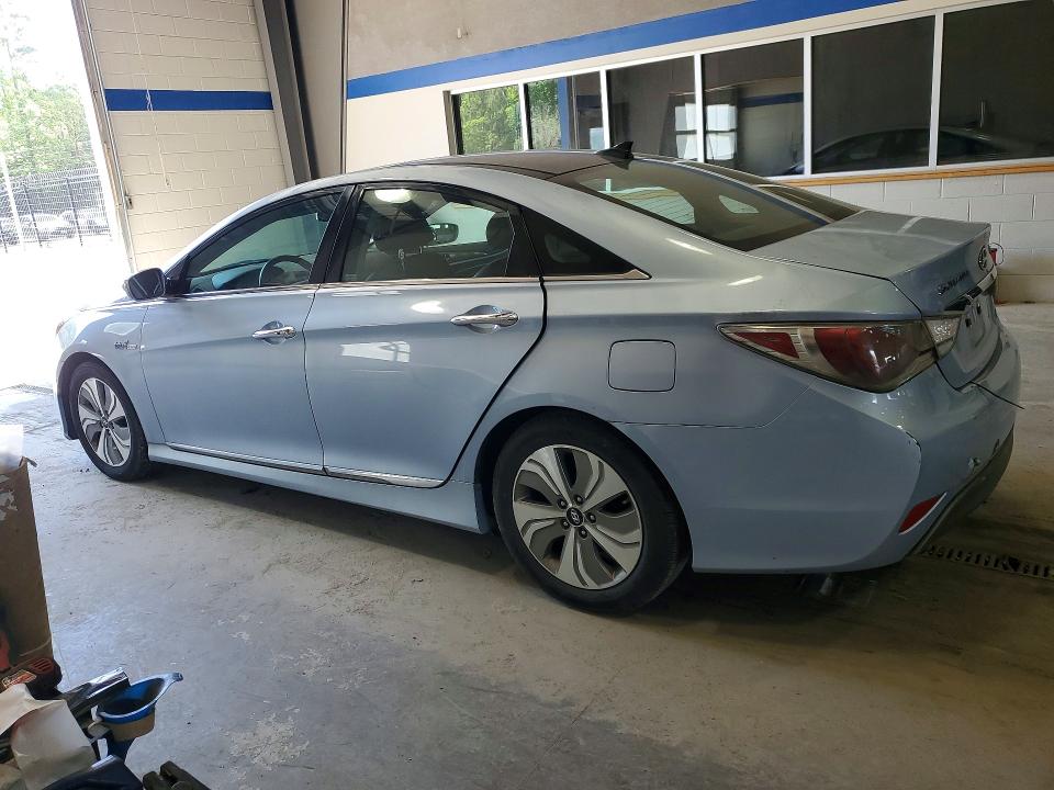 Photo 2 from auction – 2014 HYUNDAI SONATA with VIN KMHEC4A43EA109491