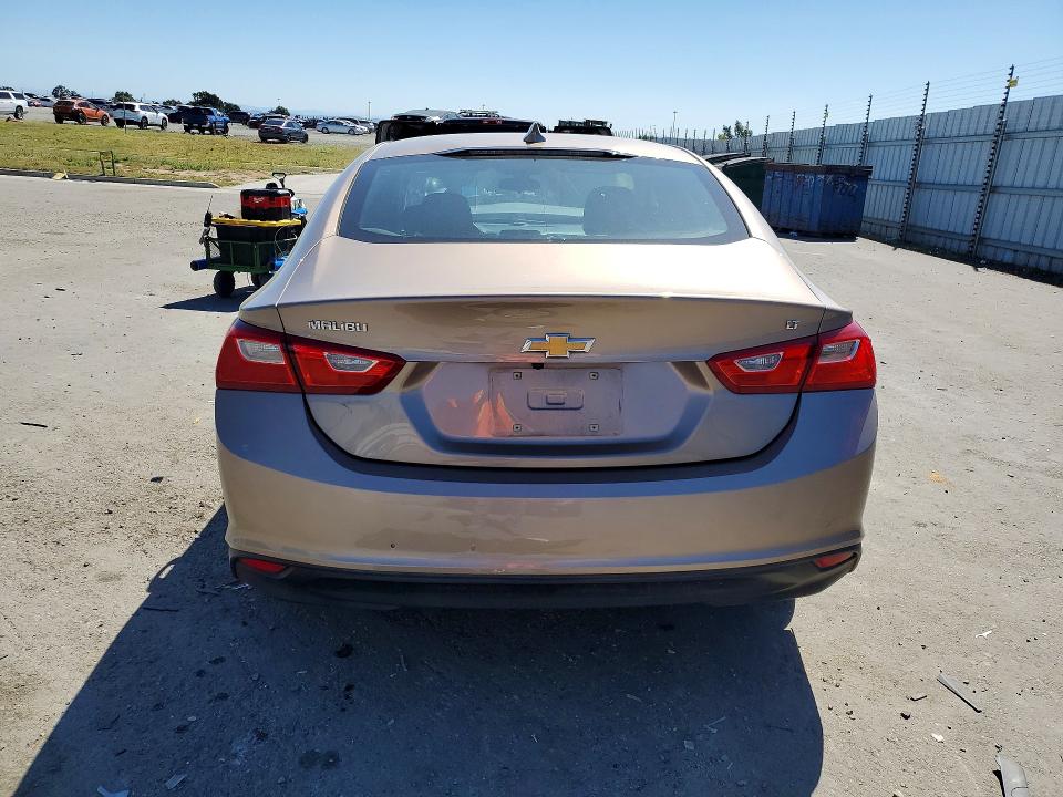 Photo 6 from auction – 2018 CHEVROLET MALIBU with VIN 1G1ZD5ST2JF229139