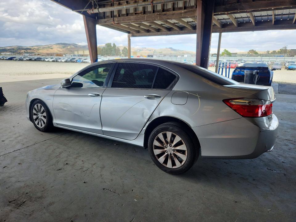 Photo 2 from auction – 2015 HONDA ACCORD with VIN 1HGCR2F75FA104524