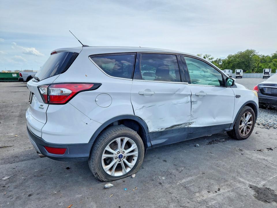 Снимка 3 от търг – 2017 FORD ESCAPE с VIN 1FMCU0GDXHUE38809