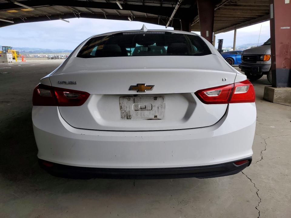 Photo 6 from auction – 2018 CHEVROLET MALIBU with VIN 1G1ZD5ST6JF140285