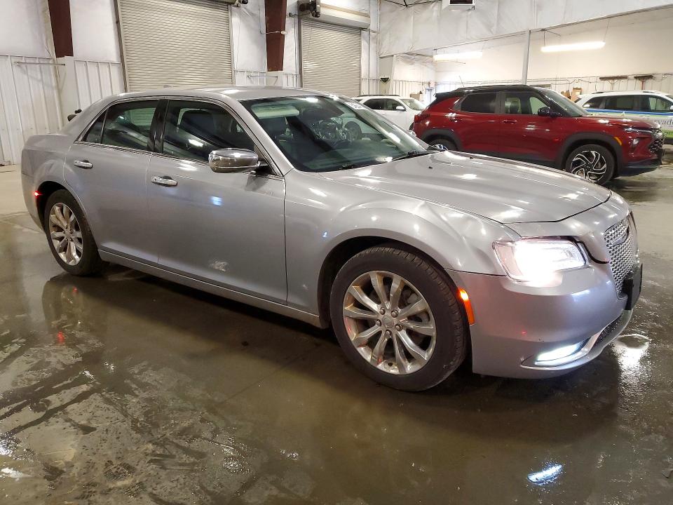 Photo 4 from auction – 2016 CHRYSLER 300 with VIN 2C3CCARG1GH220414
