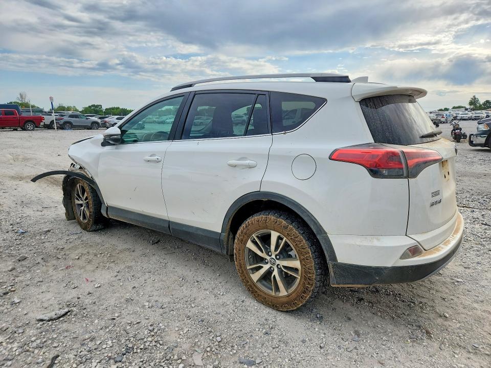 Фото 2 с аукциона – 2017 TOYOTA RAV4 с VIN 2T3RFREVXHW647205