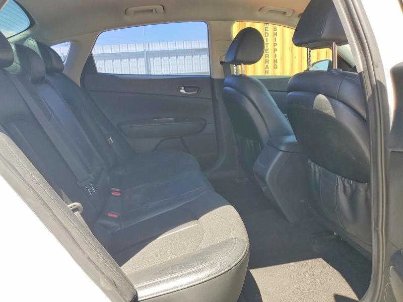 Photo 10 from auction – 2018 KIA OPTIMA with VIN 5XXGT4L34JG228554