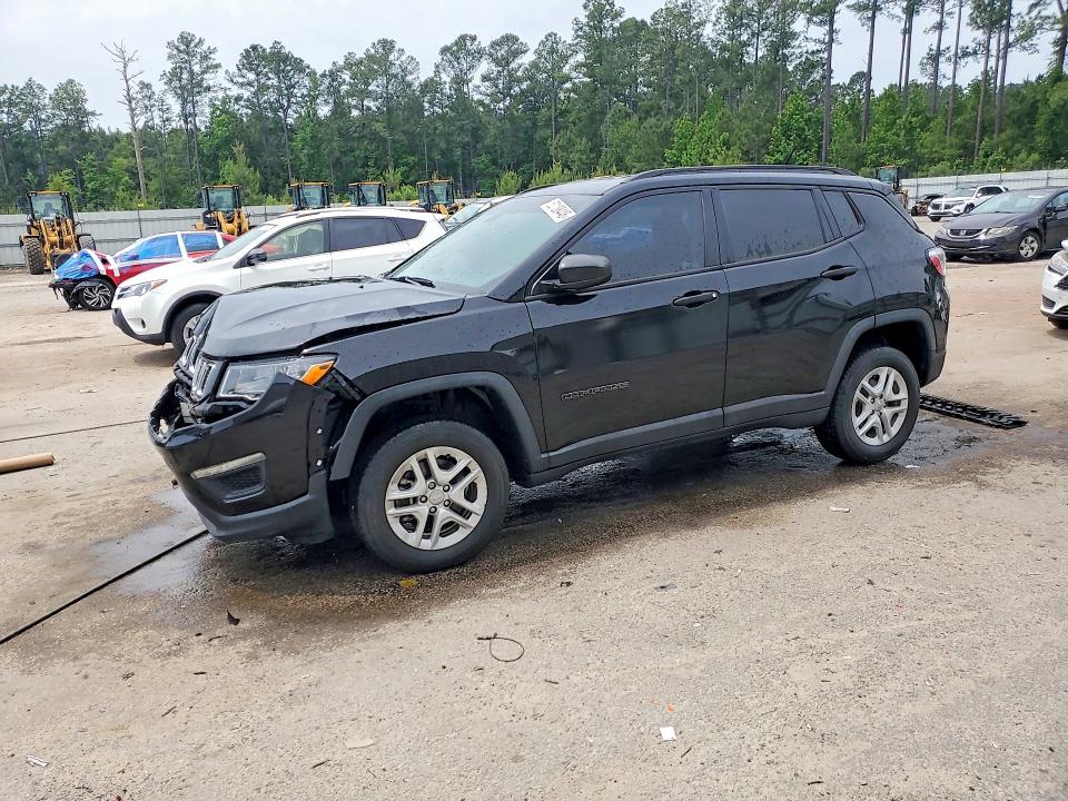 JEEP COMPASS 2017 with VIN 3C4NJDAB3HT656492 - Photo from auction