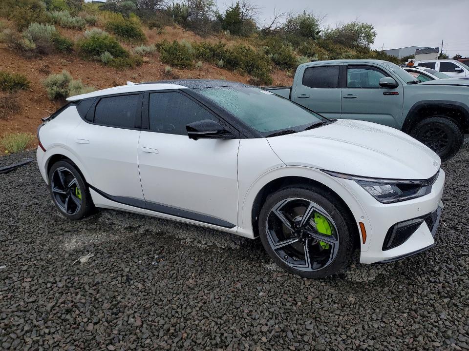 Photo 4 from auction – 2023 KIA EV6 with VIN KNDC5DLE4P5118322