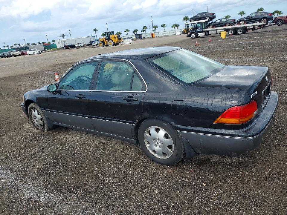 Photo 2 from auction – 1998 ACURA 3.5RL with VIN JH4KA9684WC008681