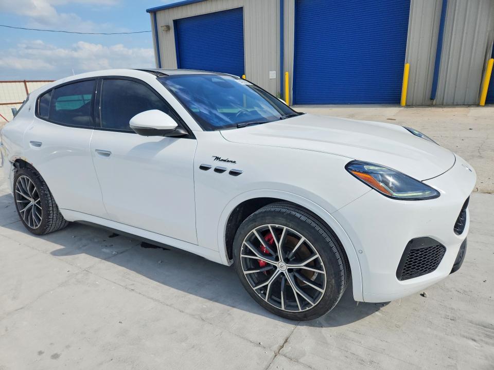 Photo 4 from auction – 2023 MASERATI GRECALE with VIN ZN682AVM0P7427399