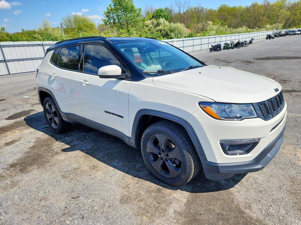Photo 4 from auction – 2018 JEEP COMPASS with VIN 3C4NJDBB6JT301577