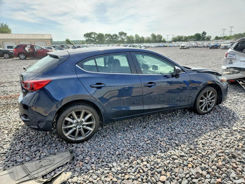 Photo 3 from auction – 2018 MAZDA 3 with VIN 3MZBN1L32JM227532