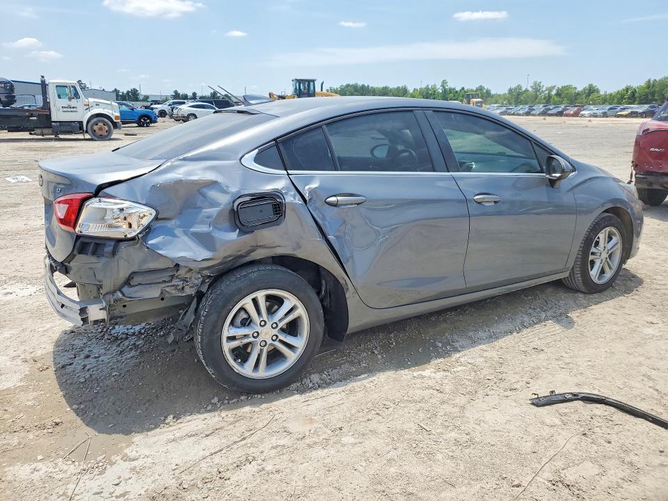 Photo 3 from auction – 2018 CHEVROLET CRUZE with VIN 1G1BE5SM7J7185396
