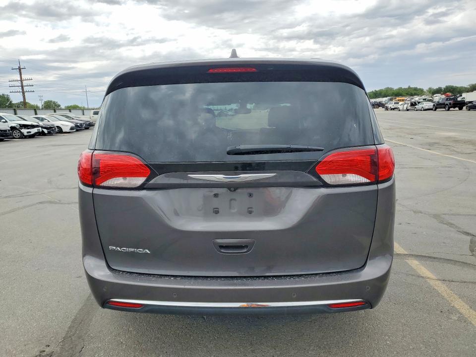 Photo 6 from auction – 2017 CHRYSLER PACIFICA with VIN 2C4RC1BG0HR803858