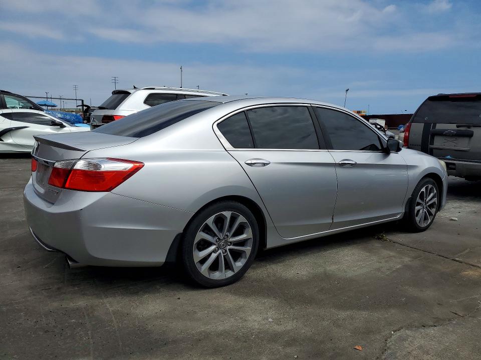 Photo 3 from auction – 2014 HONDA ACCORD with VIN 1HGCR2F57EA079798