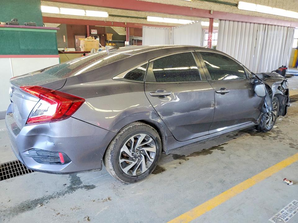 Photo 3 from auction – 2018 HONDA CIVIC with VIN 2HGFC2F86JH516520