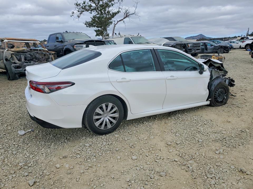 Photo 3 from auction – 2022 TOYOTA CAMRY with VIN 4T1H31AK3NU576516