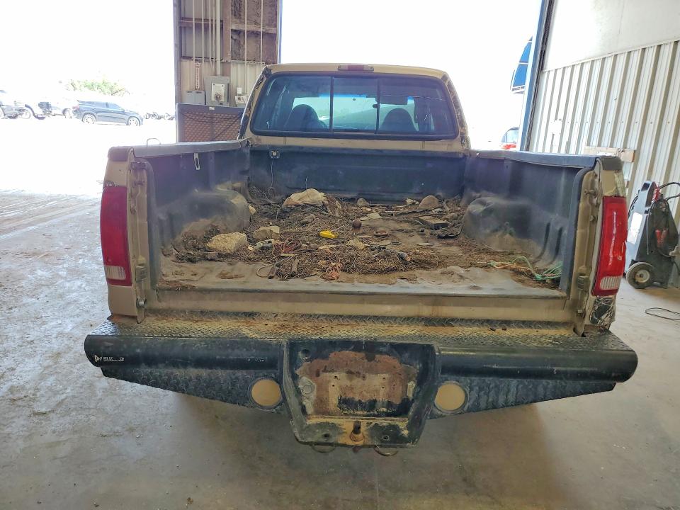 Foto 6 de la subasta – 2000 FORD F350 con VIN 3FTSW31F8YMA51184