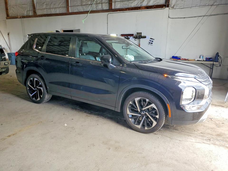 Photo 4 from auction – 2024 MITSUBISHI OUTLANDER with VIN JA4J4VA89RZ048352