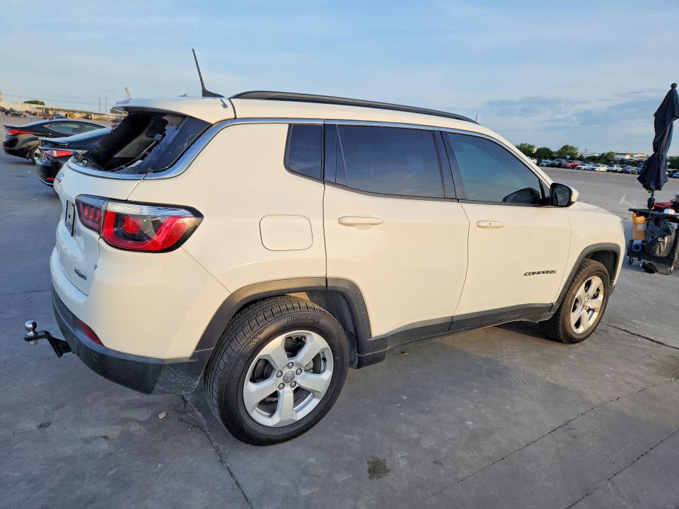 Photo 3 from auction – 2018 JEEP COMPASS with VIN 3C4NJDBB2JT337105
