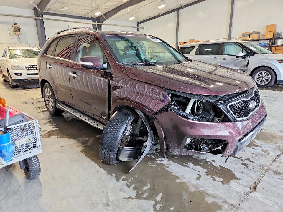 Photo 4 from auction – 2013 KIA SORENTO with VIN 5XYKWDA27DG372627