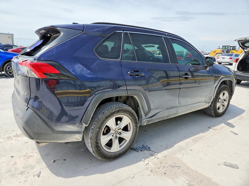 Photo 3 from auction – 2020 TOYOTA RAV4 with VIN 2T3W1RFV3LW074592