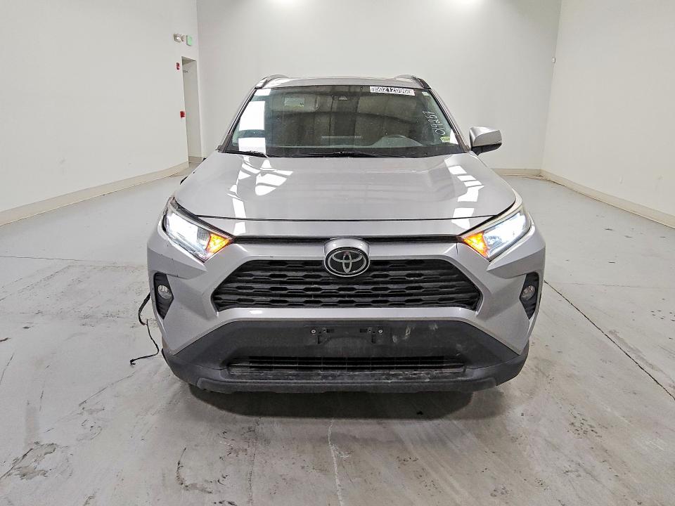 Photo 5 from auction – 2019 TOYOTA RAV4 with VIN JTMW1RFV6KD019257