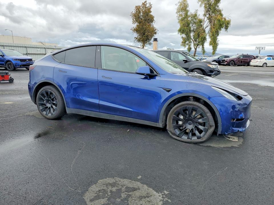 Photo 4 from auction – 2021 TESLA MODEL Y with VIN 5YJYGDEE1MF183331