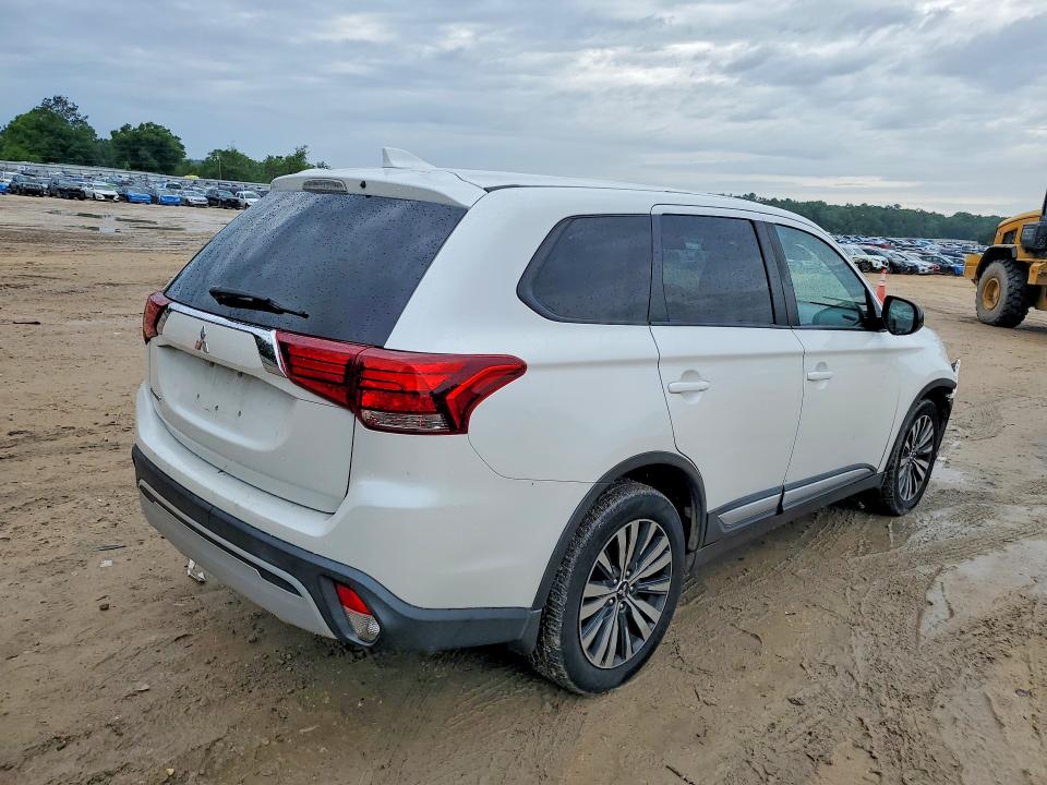 Photo 3 from auction – 2020 MITSUBISHI OUTLANDER with VIN JA4AZ3A35LZ042002