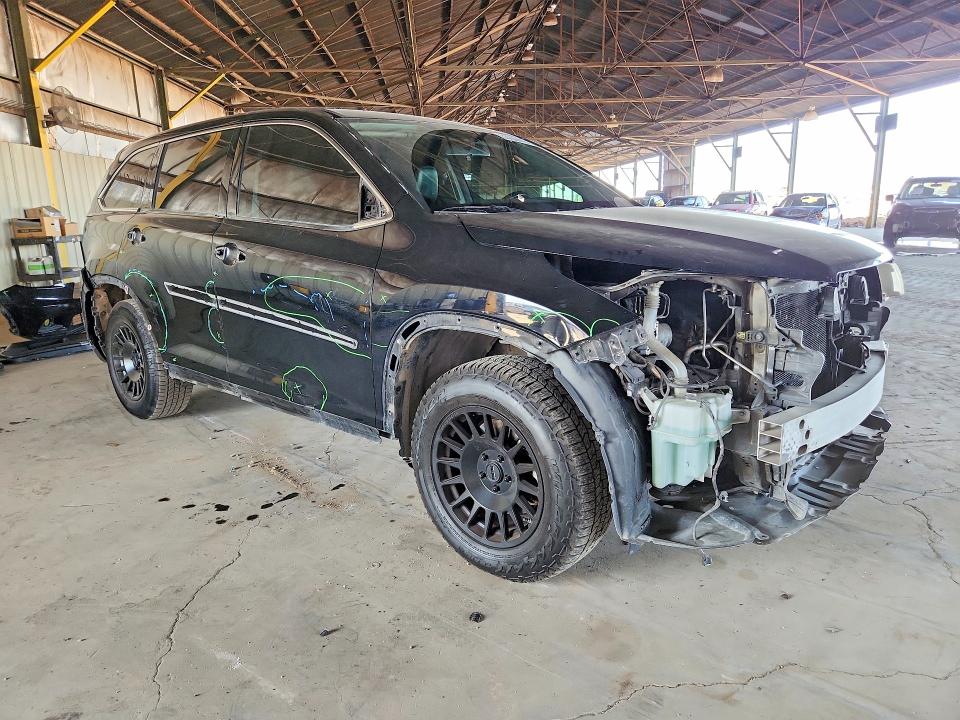 Photo 4 from auction – 2016 TOYOTA HIGHLANDER with VIN 5TDBKRFH1GS299591